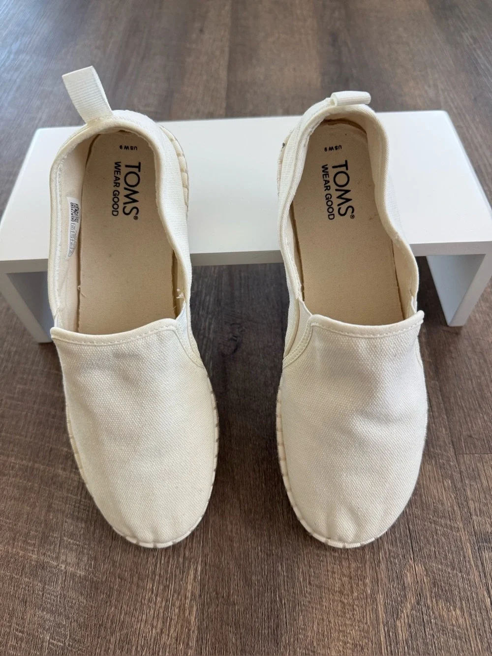 NWOT TOM’s White Rope Espadrille Slip-Ons. Size 9 *** New - never worn ***